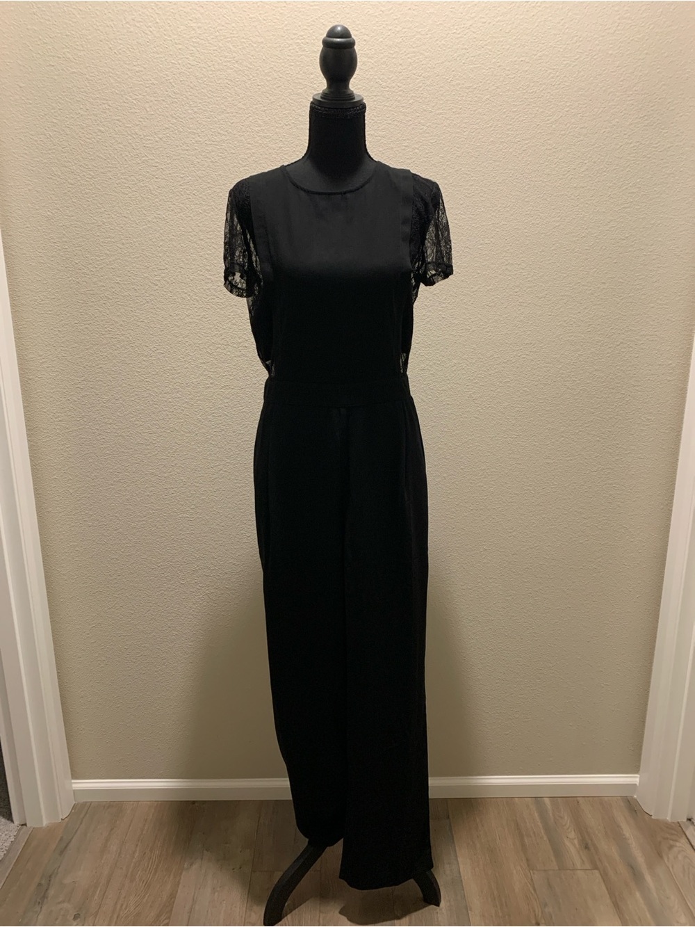 Romeo & Juliet Couture Black Lace Sleeve Wide-Leg Jumpsuit NWT (Size M)